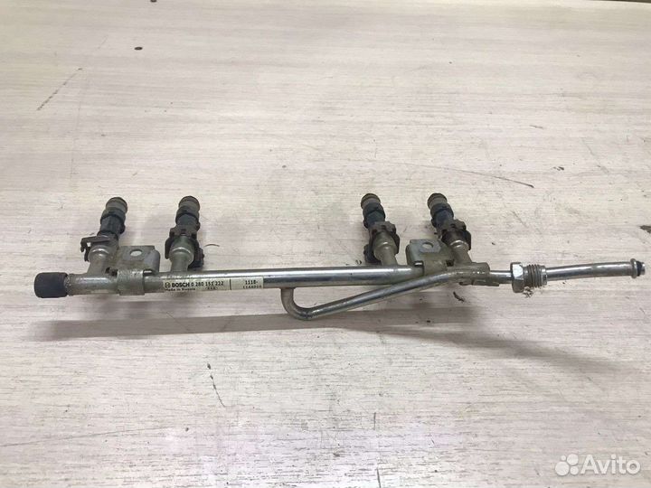 Топливная рампа с форсунками LADA kalina 1