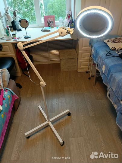 Лампа лупа напольная