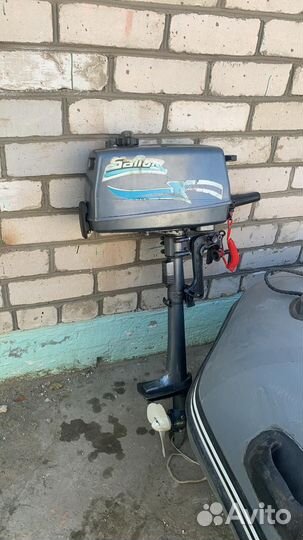 Лодка с мотором