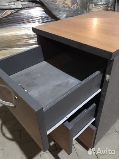 Шкаф, тумбочка на колесах