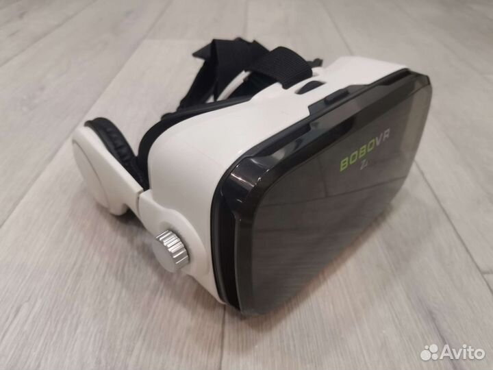 Очки виртуальной реальности с пультом Bobovr z4