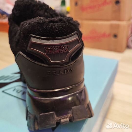 Кроссовки зимние женские 40 размер бу