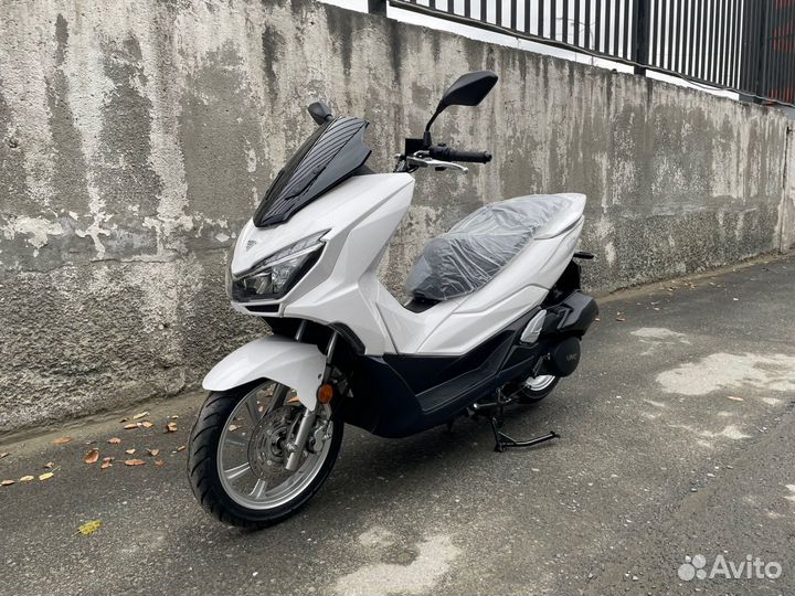 Скутер Vento PCX VMC (white)