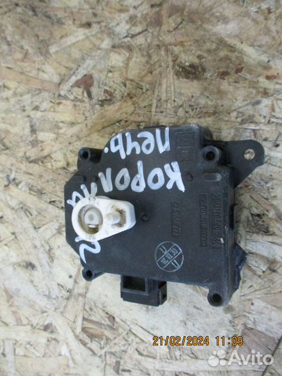 Моторчик заслонки печки Тойота Королла 150