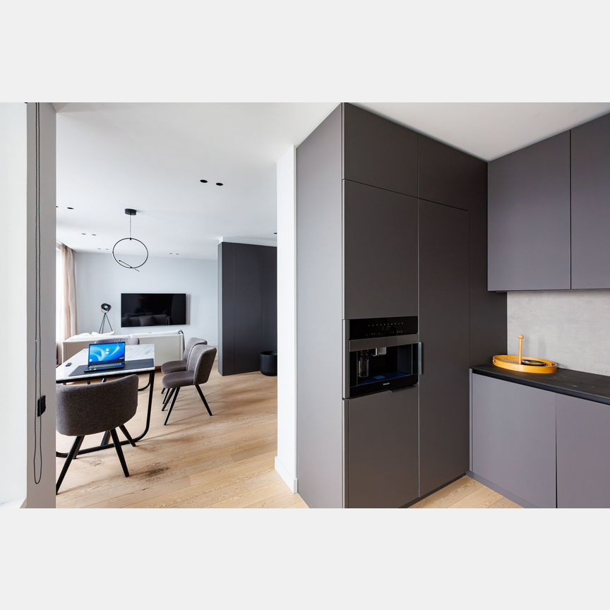 3-к. квартира, 110 м², 3/17 эт.