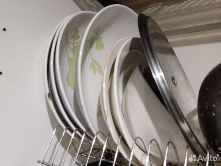 Тарелки, чашки, ложки