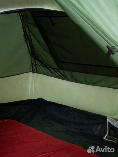 Трехместная палатка