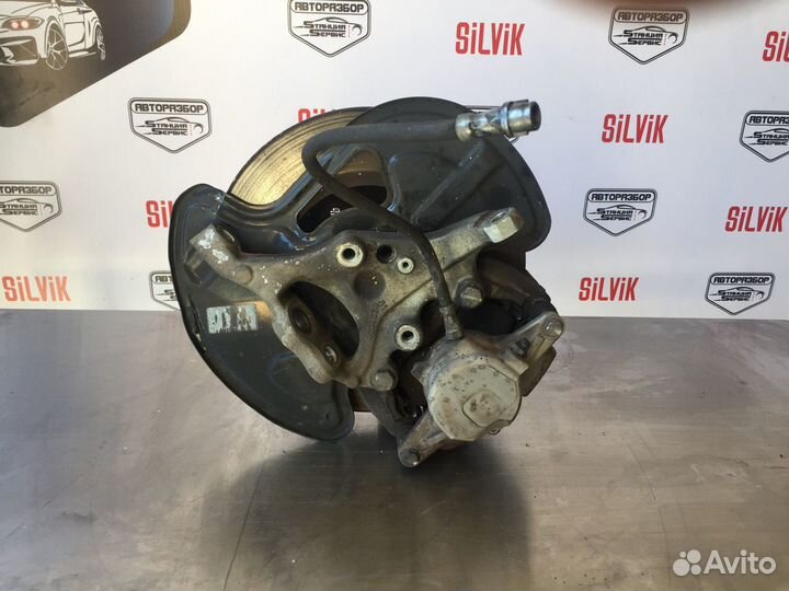 Задний поворотный кулак мерседес w204