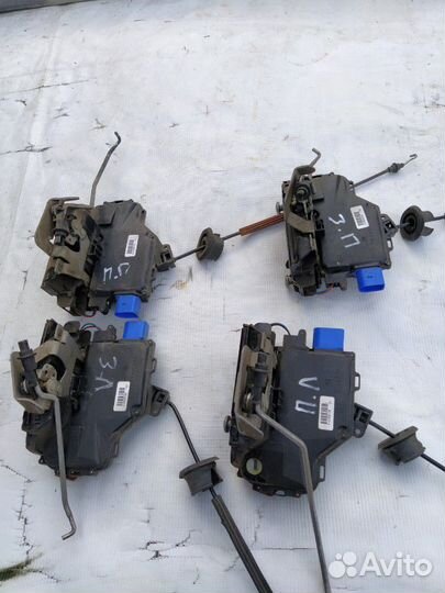 Замок двери Audi A8 D3