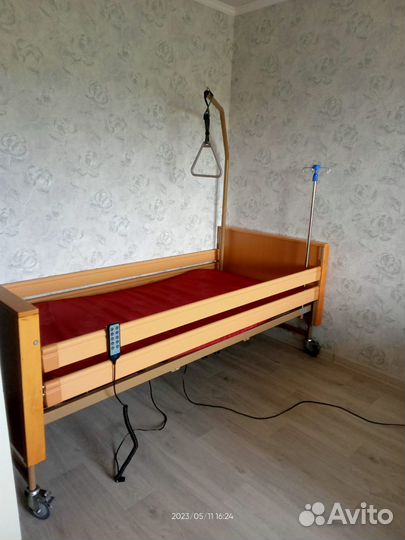 Медицинская кровать с электроприводом