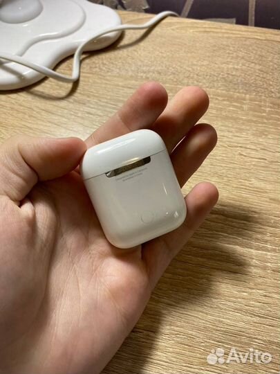 Airpods 1 поколения