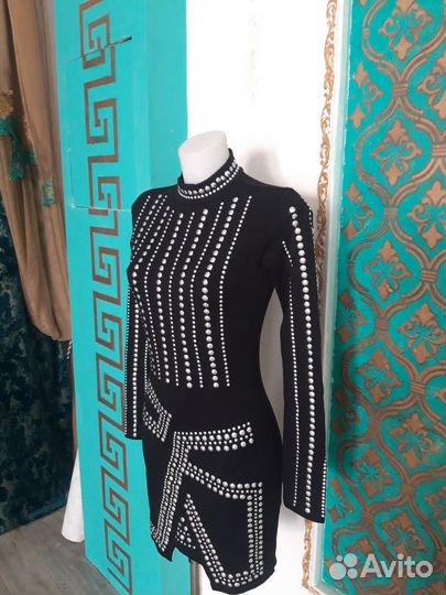 Новре вечернее платье в клепках.44р