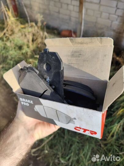 Тормозные диски и колодки передние kia optima