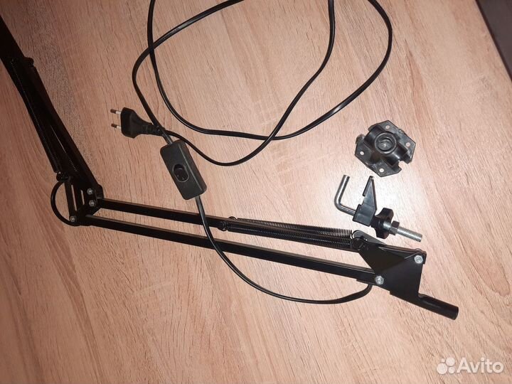 Лампа настольная