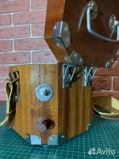 Часы ачс-1 в деревяном футляре