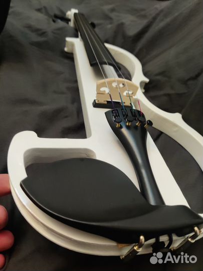 Электроскрипка 4/4 Скрипка 4/4. Смычок