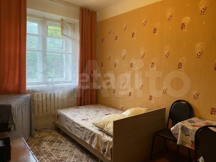 Комната 13,9 м² в 1-к., 2/4 эт.