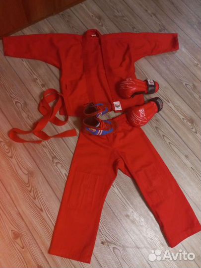 Кимоно/перчатки/борцовки для рукопашного боя