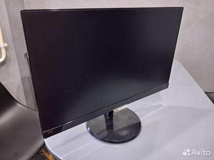 Продам монитор Philips 237E