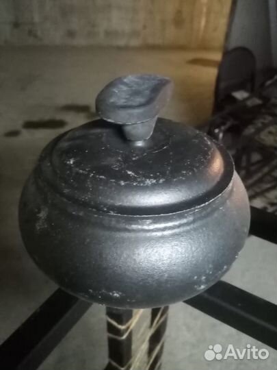 Чугунок с крышкой (объем 0,7л)
