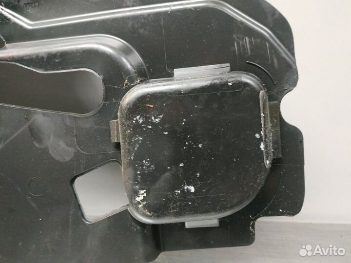 Шумоизоляция пола правая Jeep Grand Cherokee WK2