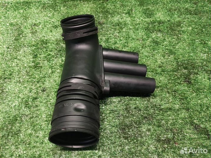 Патрубок воздушного фильтра volkswagen Caddy 4 20