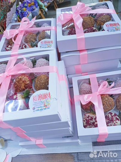 Клубника наборы цветы шары