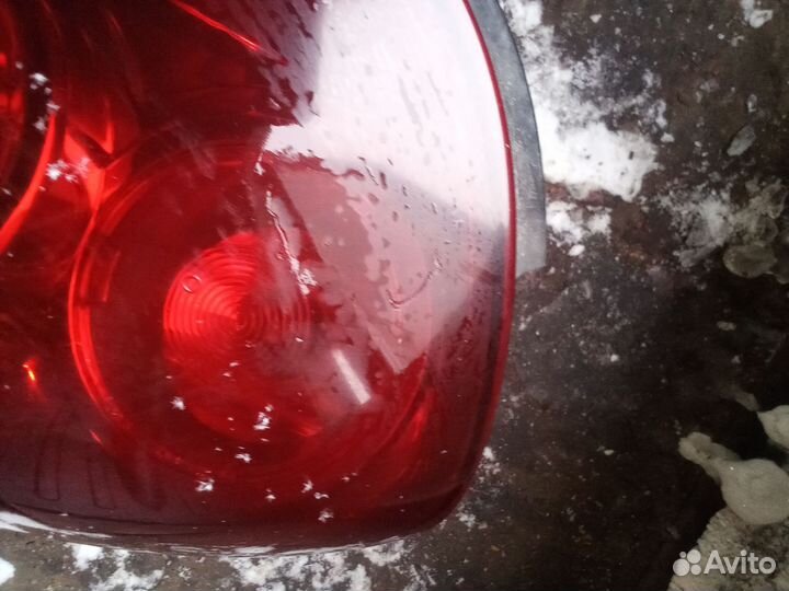 Санг енг рекстон 1 фанарь левый