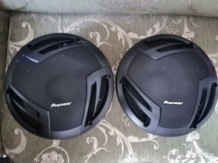 Автомобильные акуст. калонки 