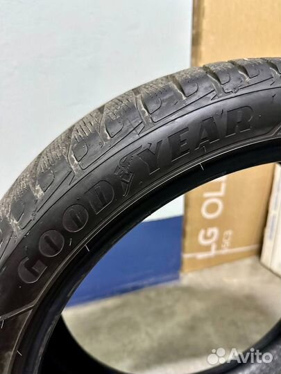 Goodyear UltraGrip Performance 27/40 R22