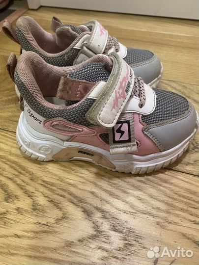 Кроссовки для девочки 23 размер