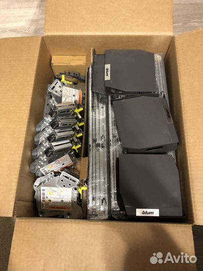 Фурнитура Blum/Блюм: петли,ящики,направляющие и тп
