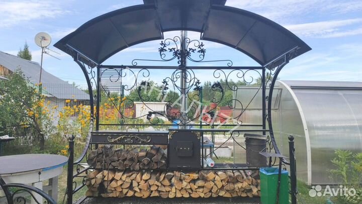 Мангал с крышей