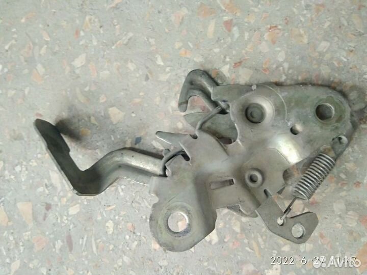 Замок капота Peugeot 308