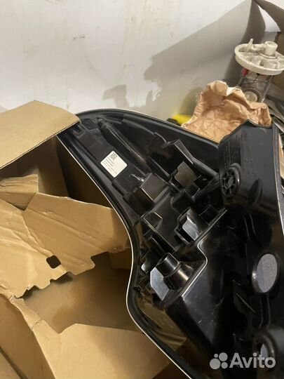 Фонарь задний правый Toyota Rav4 XA40