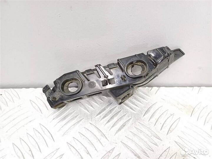 Кронштейн бампера переднего Volkswagen Passat B8