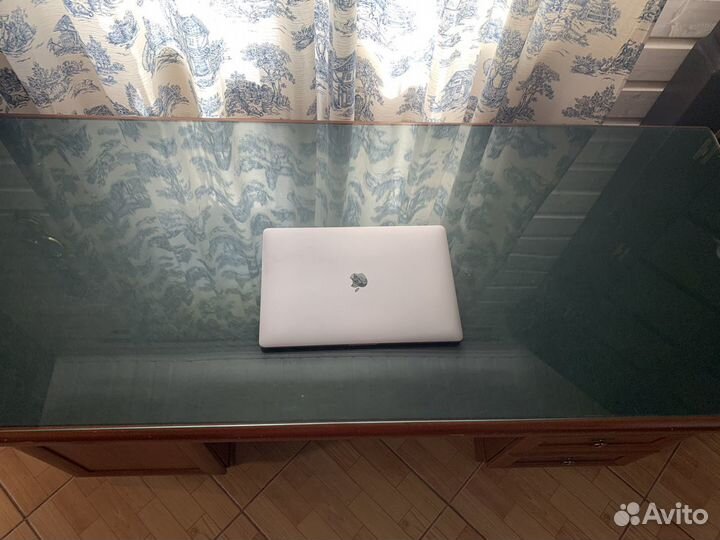 Письменный стол для кабинета