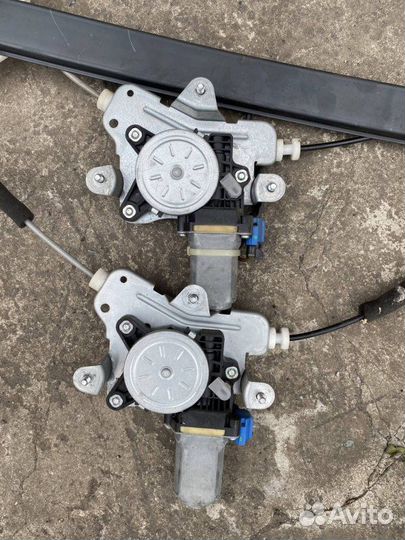 Стеклоподъемник задний левый Chevrolet Captiva