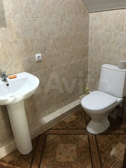 Комната 18 м² в 5-к., 2/2 эт.