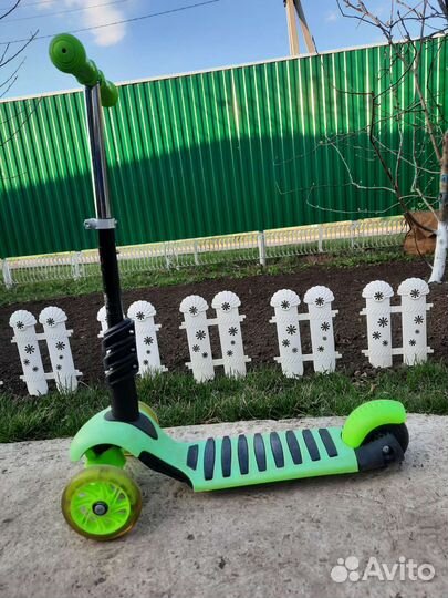 Самокат детский трехколесный