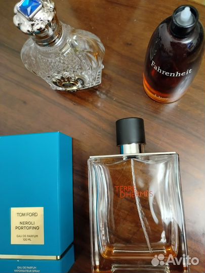 Пустые флаконы от парфюма