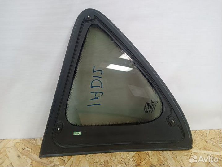 Стекло глухое заднее правое Ssangyong Rexton 2
