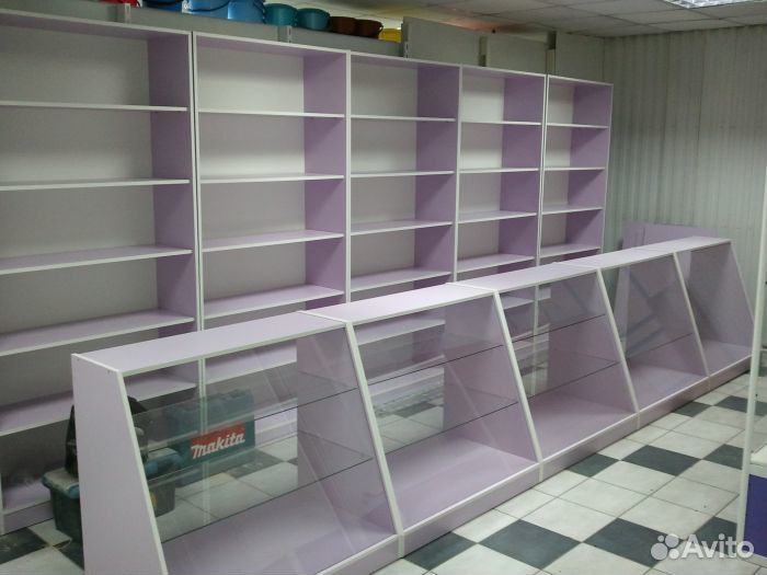 Торговое оборудование витрины и многое другое