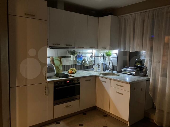 2-к. квартира, 51 м², 8/10 эт.