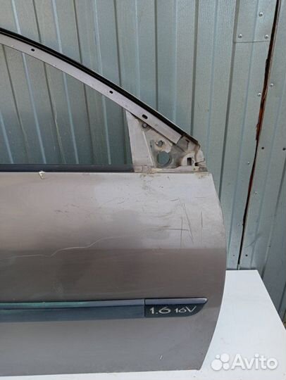 Дверь боковая передняя правая Renault Megan 2