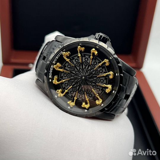 Часы Roger Dubuis