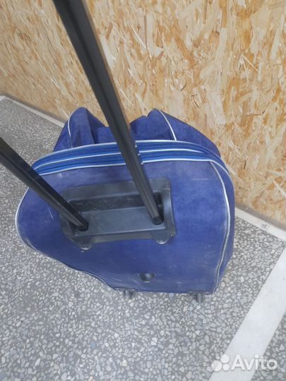 Сумка на колесах