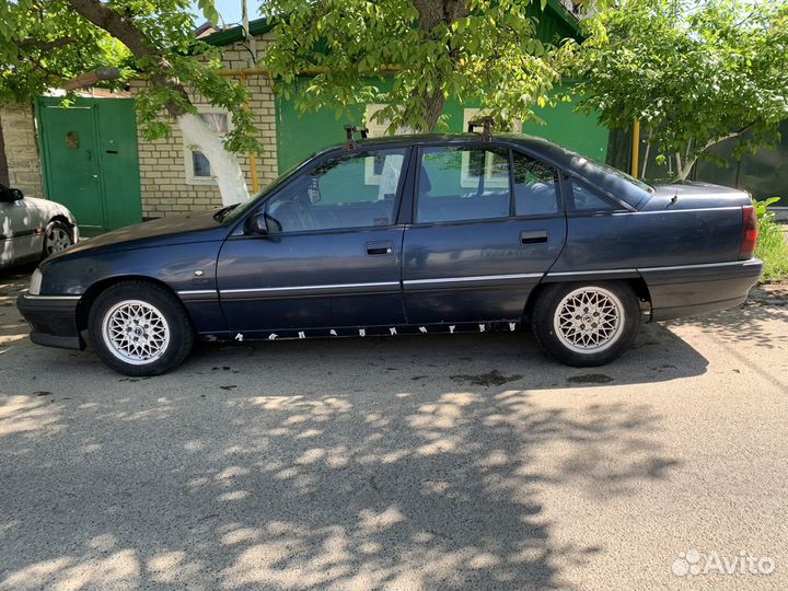 Opel Omega 2.6 МТ, 1991, 900 000 км