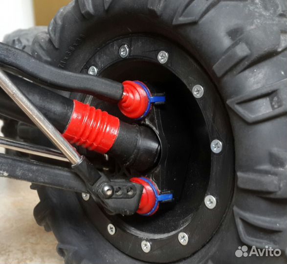 Пыльники поворотных кулаков Traxxas