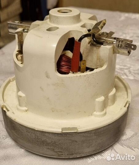Двигатель немецкого пылесоса Eio 1000W